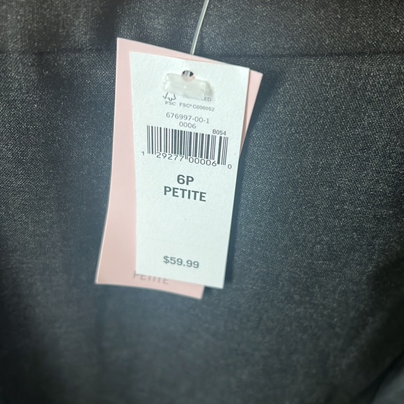 NWT 3 Piece Banana Republic Suit - size 6P - Picture 6 of 9